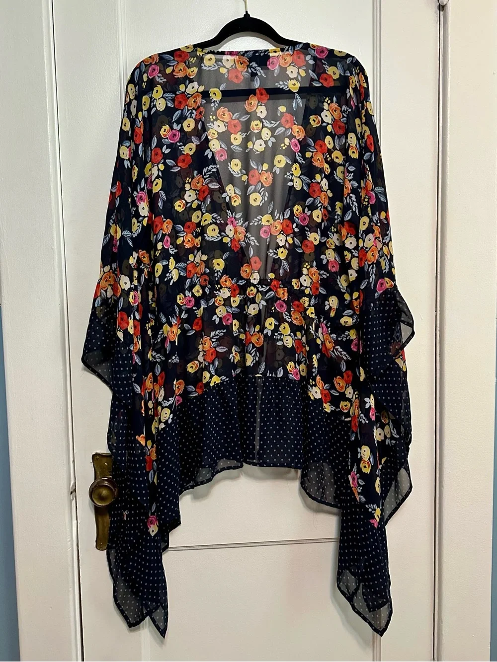 Lane Bryant Black Floral Tie-Front Sheer Kimono with Polka Dot Hem (18/20)
